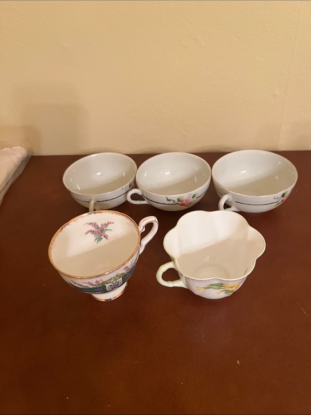Vintage tea / coffee cups